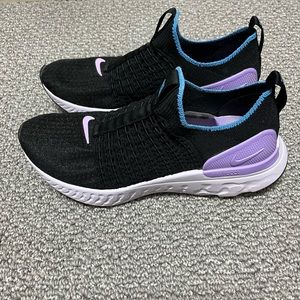 Nike React Phantom Flyknit Run Black with purple women’s size 7 - like new